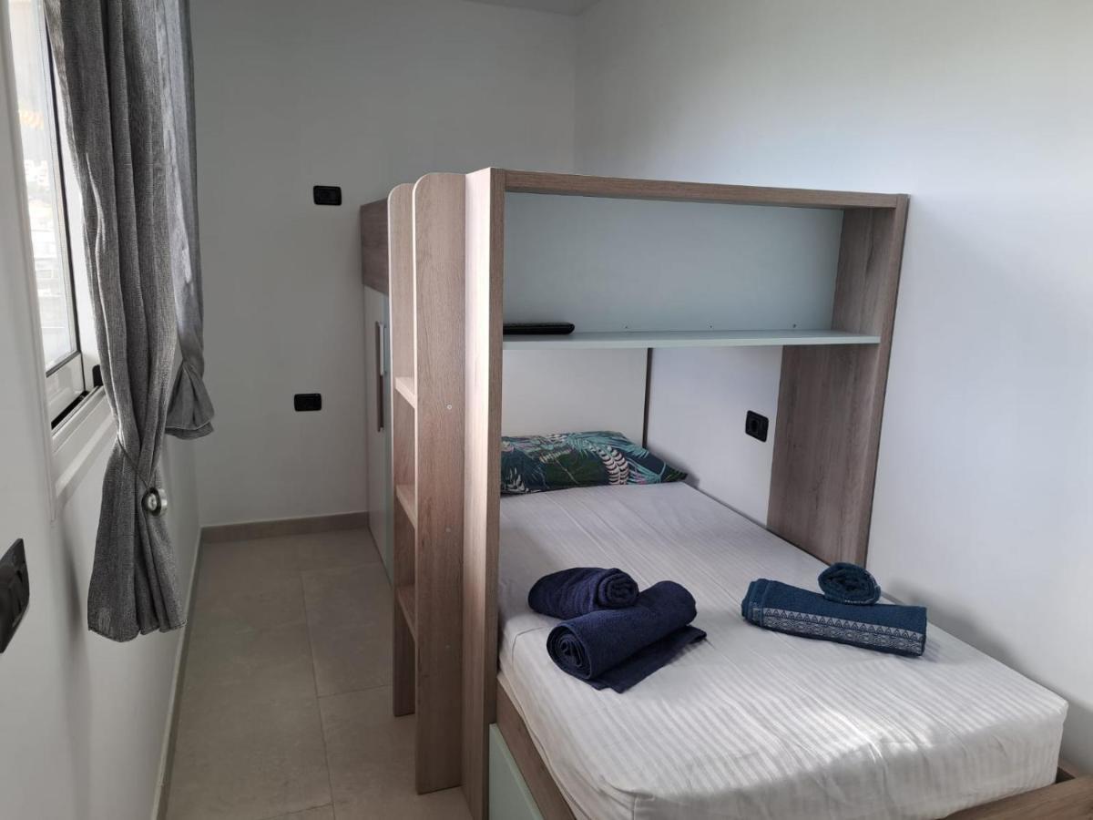 Newly Reformed 2 Bedroom Apartment In The Center Of Los Cristianos Los Cristianos  Exterior foto